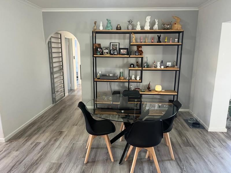 To Let 3 Bedroom Property for Rent in Uitzicht Western Cape